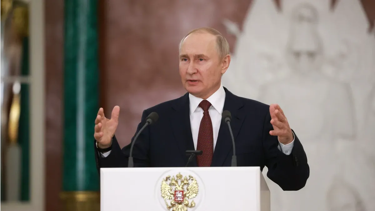 «Руководство Украины само себе запретило вести переговоры» Путин назвал «странным и необычным» отказ Зеленского от заключения мира  