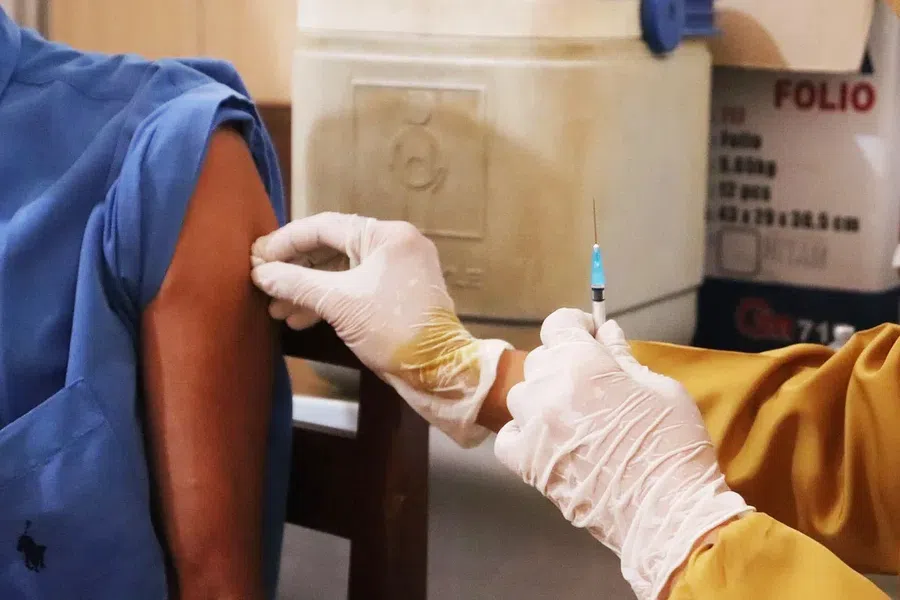 Вакцина от коронавируса: скрытый побочный эффект может разрушить жизни людей