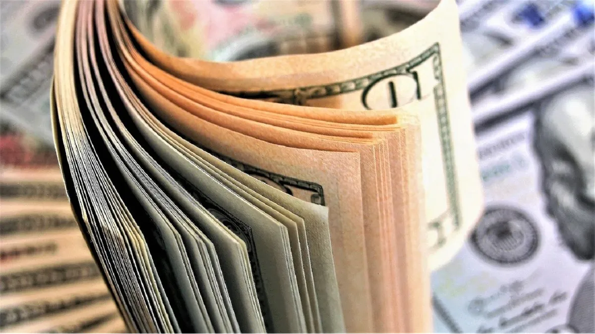 В начале торгов 1 апреля курс доллара держался на отметке 80 рублей 3 копейки. Фото: pixabay.com