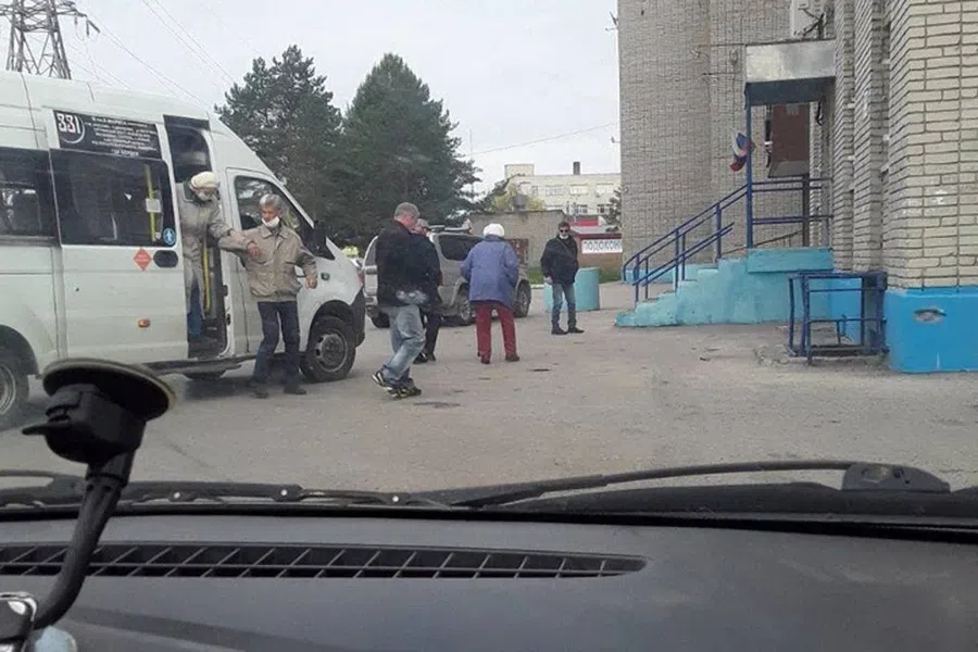 Массовый подвоз голосующих на избирательный участок в Бердске подтвердили в правительстве Новосибирской области