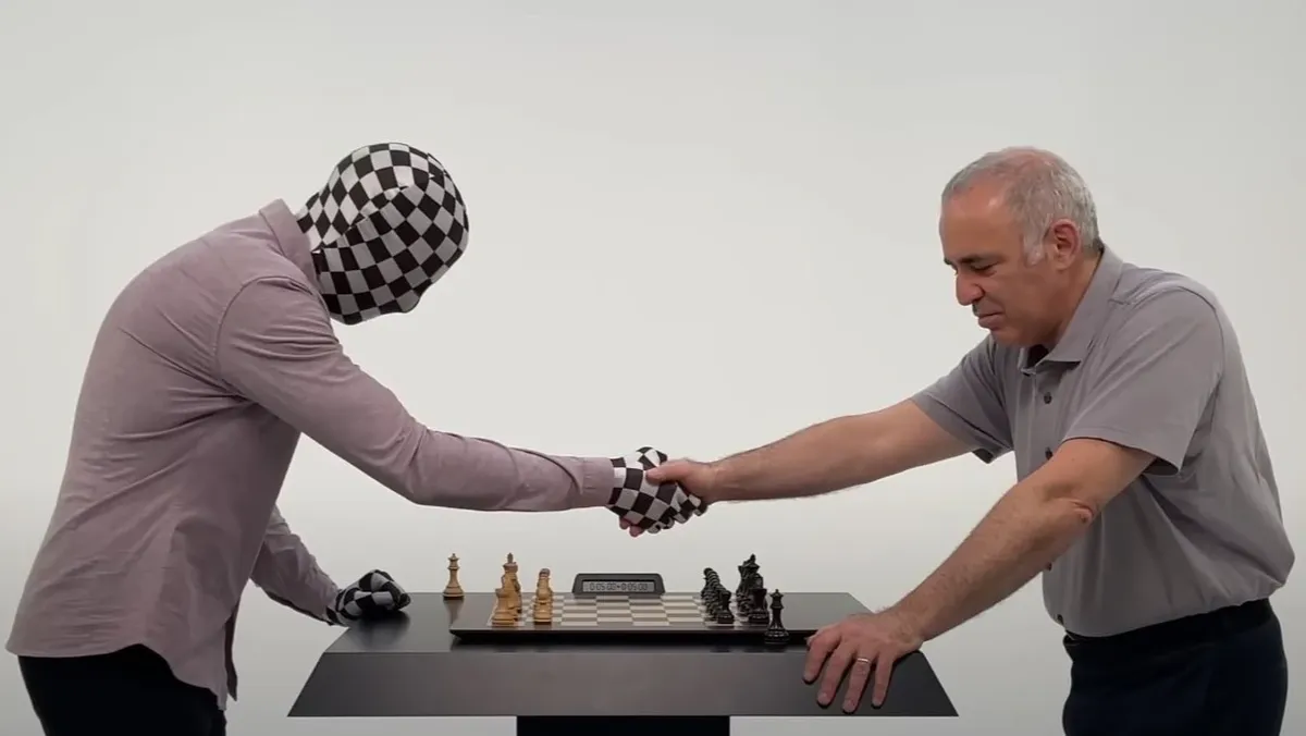 Гарри Каспаров* разгромил анонимного шахматного Короля Энигму: креативом кого из современников восхищаются земляне, но даже не знают настоящего имени и никогда не видели в лицо 