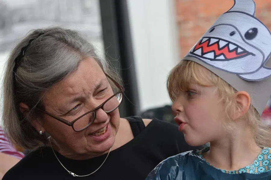 Что чувствуют бабушки, когда видят внуков? Результаты исследования
