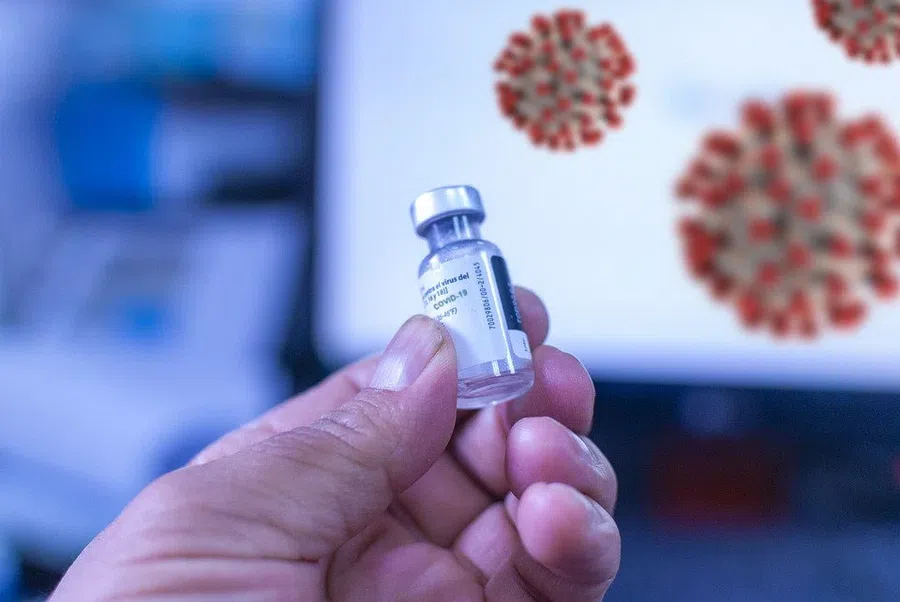 Запнометиниб: новое лекарство  с двойной атакой на коронавирус исследуют ученые