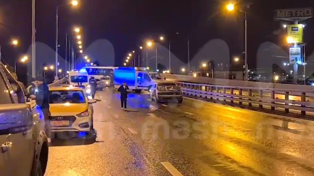  В Москве на Рябиновой столкнулись 50 автомобилей – пострадали пятеро