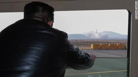 Ракету запускал лично лидер КНДР Ким Чен Ын. Фото: СМИ КНДР 