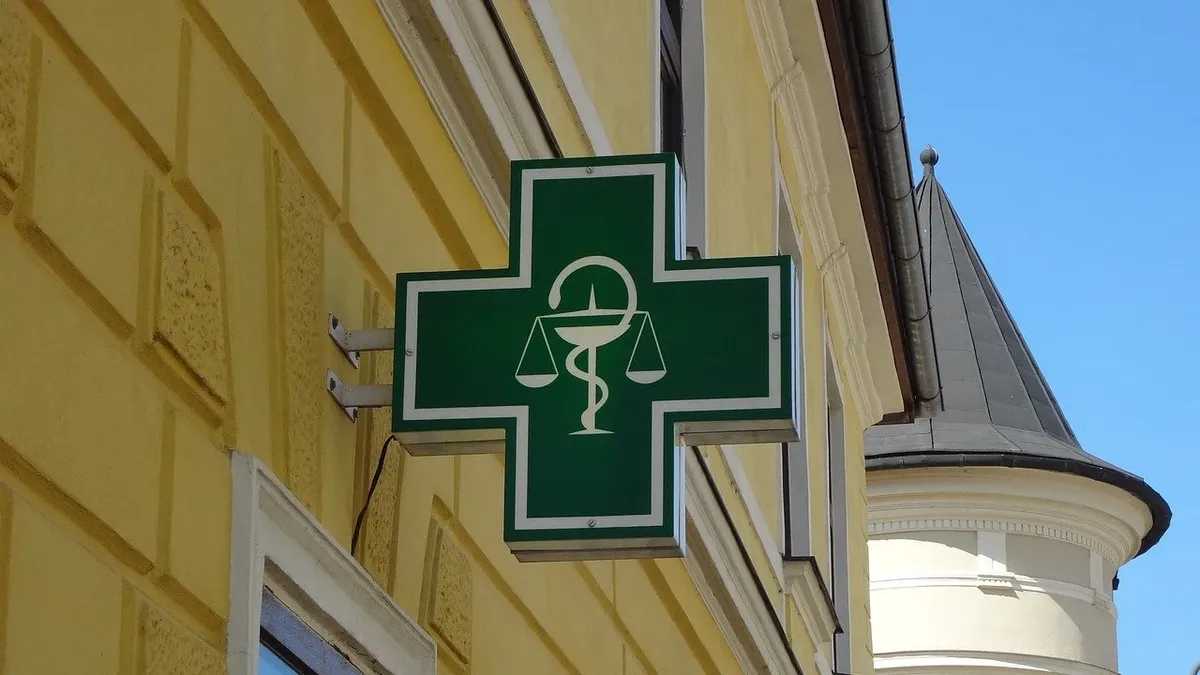 Росздравнадзор пригрозил аптекам штрафами в 200 тысяч рублей за продажу лекарств без рецептов
