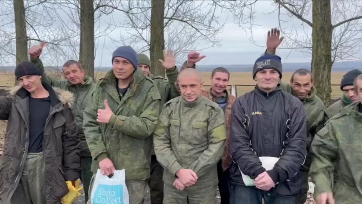 Новогодний обмен военнопленными: 31 декабря на Украину вернулись 140 пленных, в Россию 82 бойца – видео 