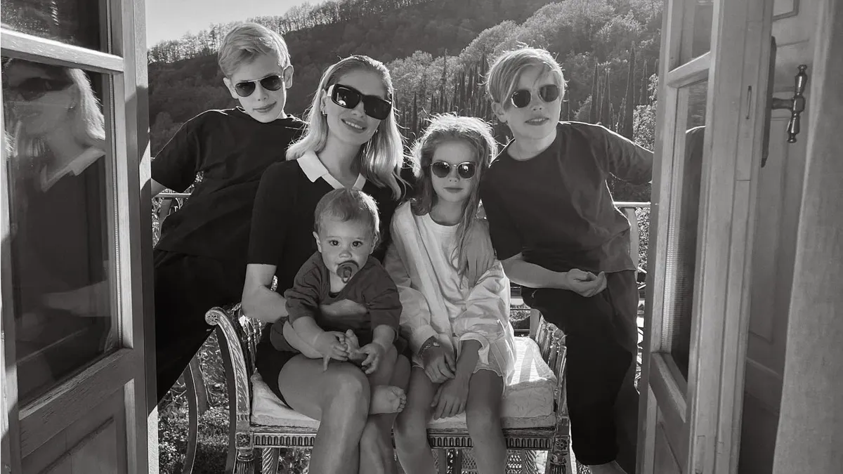 Лена Перминова с детьми. Фото из соцсетей Лены