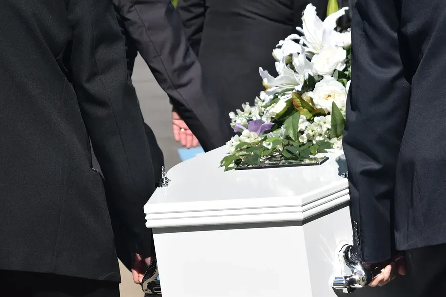 В России полностью изменится похоронное дело