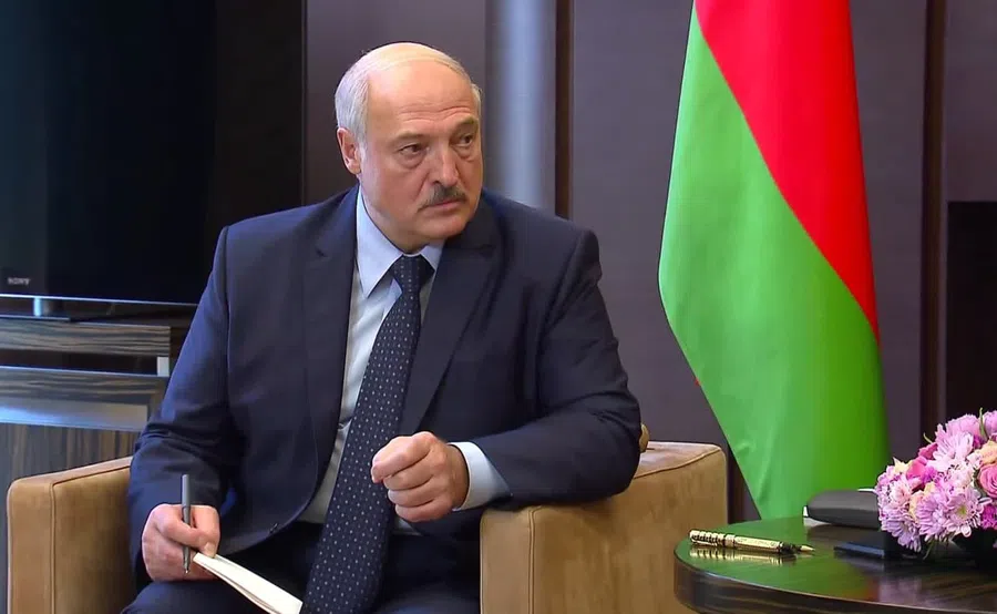 Лукашенко призвал протестующих в Казахстане встать на колени и просить прощения у силовиков