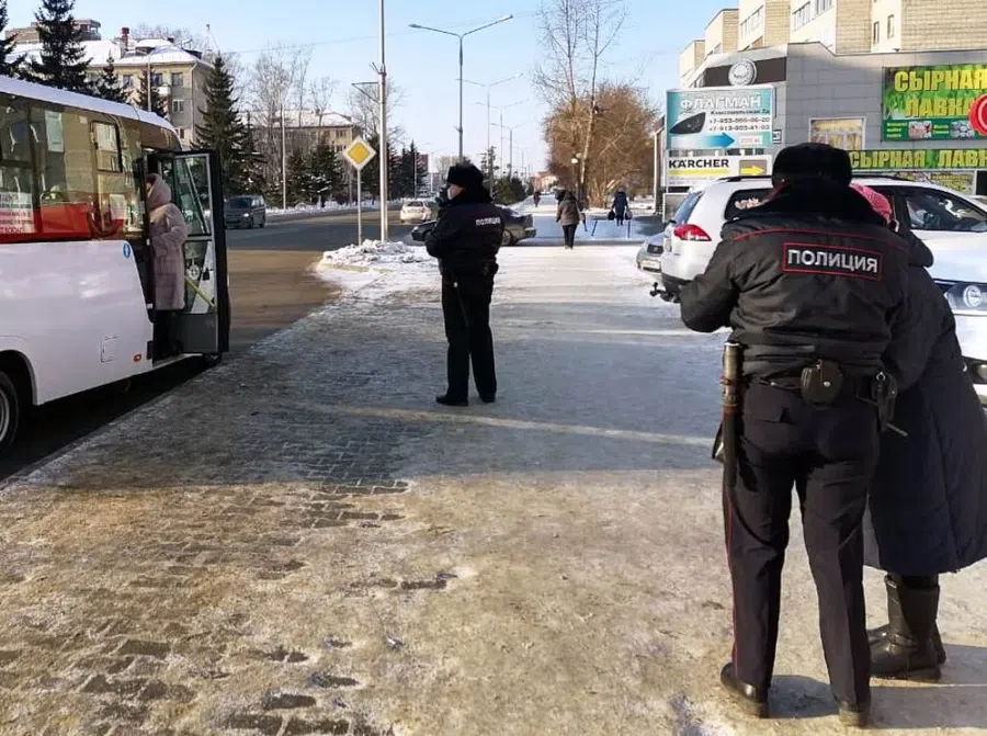 «Козлами называют»: В Бердске безмасочники жестоко оскорбляют водителей. Пассажиры рискуют остаться без муниципального транспорта на 3 месяца