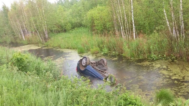 Под Новосибирском Lifan слетел с трассы в канаву с водой. Погибли двое пожилых пассажиров