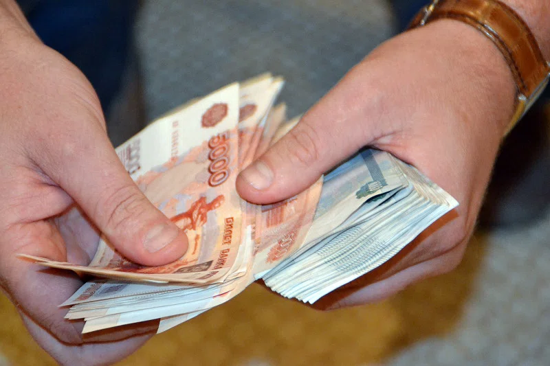Средняя зарплата у бюджетников составляет 43 625 рублей в месяц в Новосибирской области