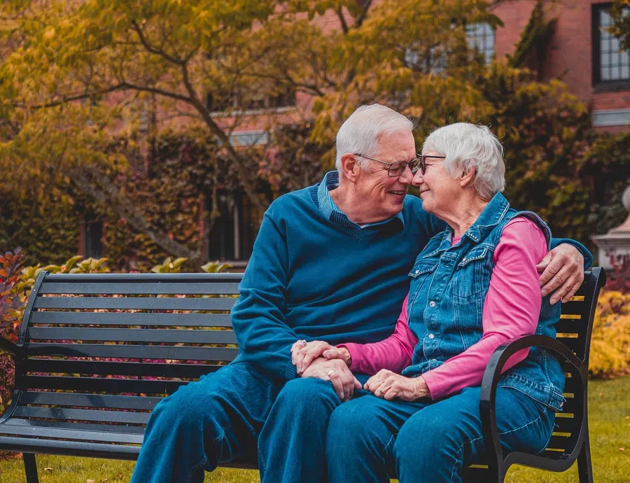 «Сладкие вибрации» между старыми супругами способствуют долголетию и улучшают здоровье
