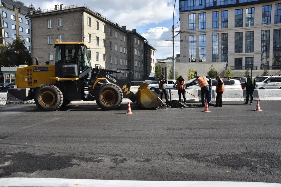 Губернатор потребовал жёсткой синхронизации работы дорожников и коммунальщиков при ремонте дорог Новосибирска