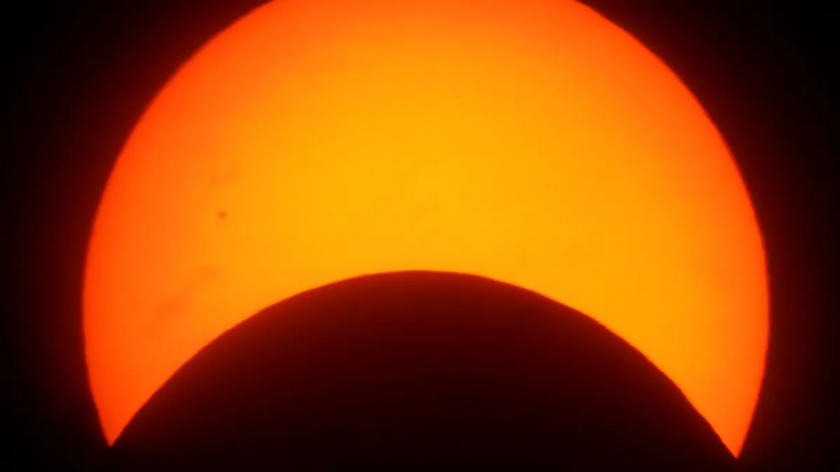 Последнее солнечное затмение 2022 года состоится 25 октября. Фото: Pxfuel.com