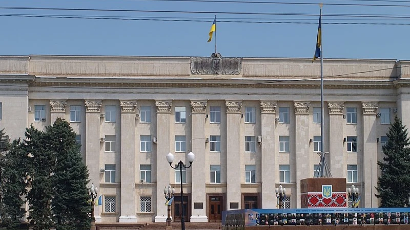 Жители Херсонской области Украины отказываются расплачиваться гривнами. Заявили, что перейдут на рубли
