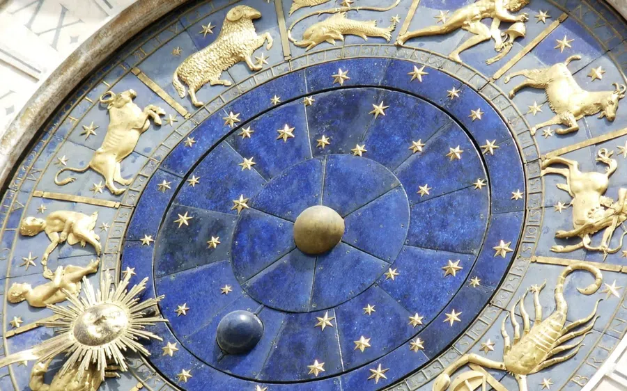 Гороскоп для каждого знака зодиака на первое Полнолуние весны 2022: что изменится в жизни каждого по дате рождения с 17 по 19 марта. Четыре магических ритуала по стихиям рождения