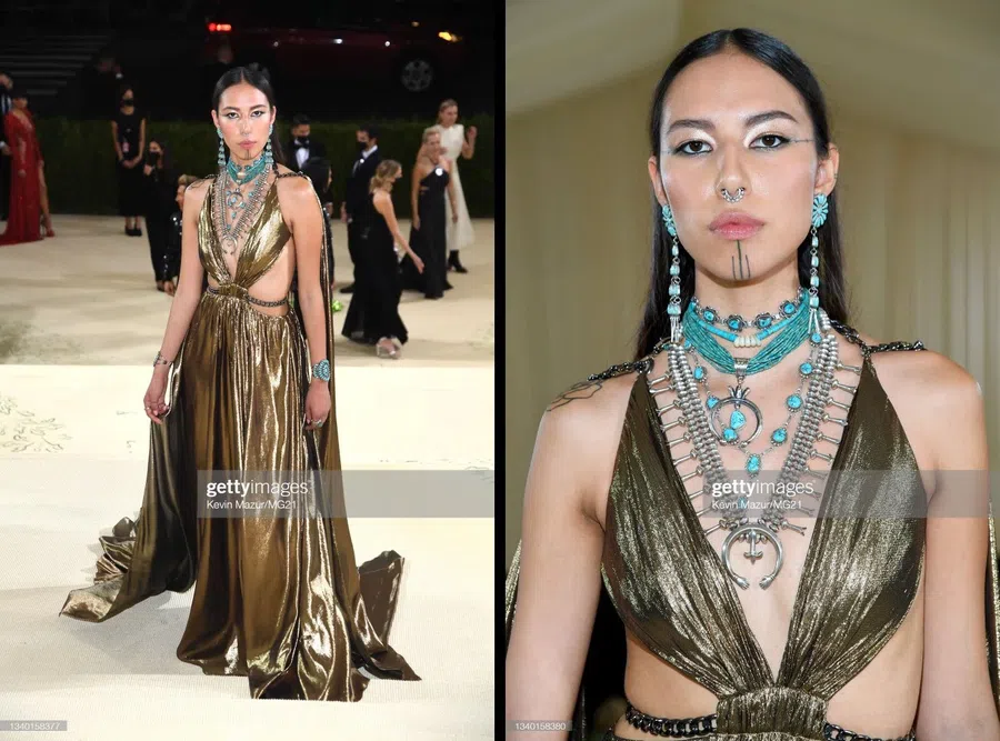 Крутая модель из коренных народов Куанна Часингхорс стала олицетворением американской моды на гала-концерте Met