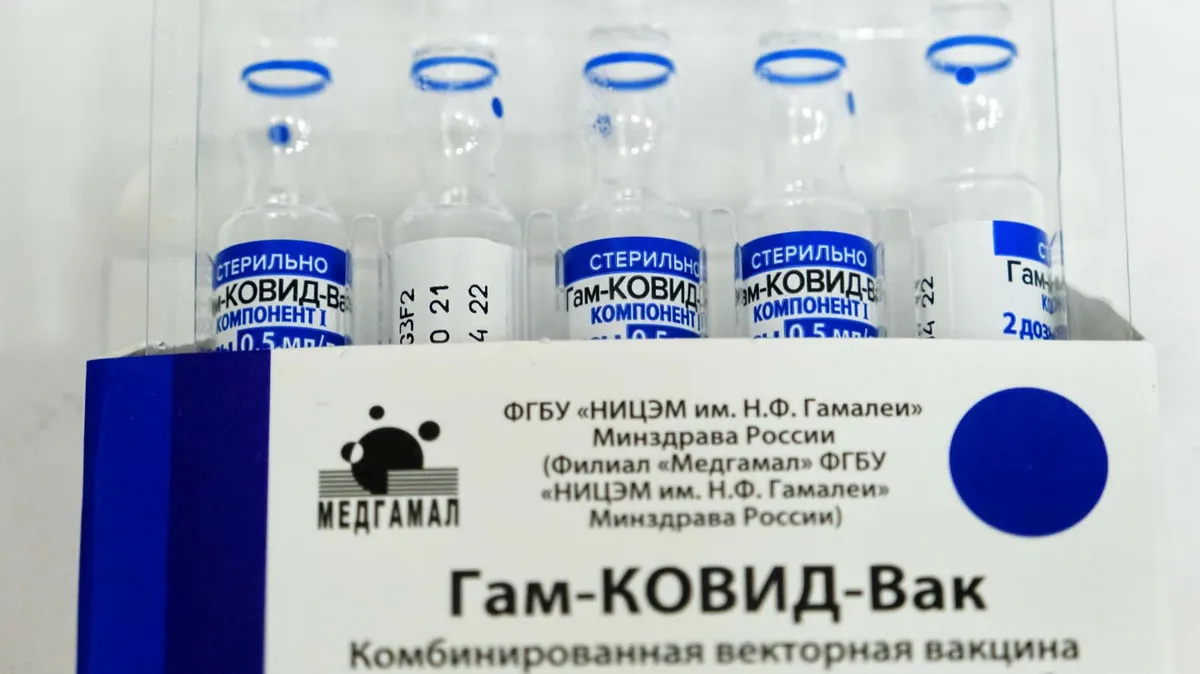 «Не стал дожидаться робота»: новосибирские министры прошли ревакцинацию от коронавируса