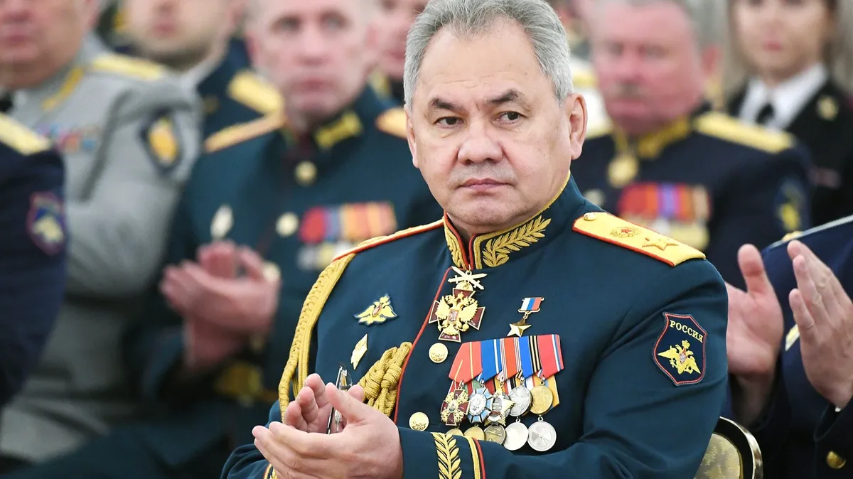 Шойгу в срочном порядке призвал повысить боевую готовность России и Белоруссии