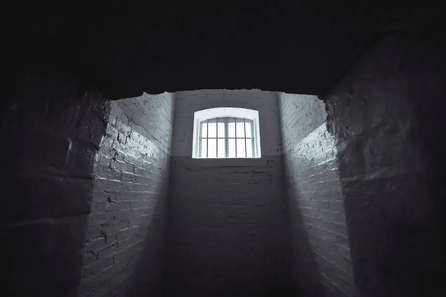 В России под коттеджем нашли подземную тюрьму с крематорием