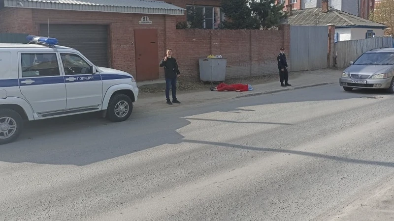 В Бердске внезапно скончалась упавшая на тротуар женщина. Следователи выясняют причину смерти