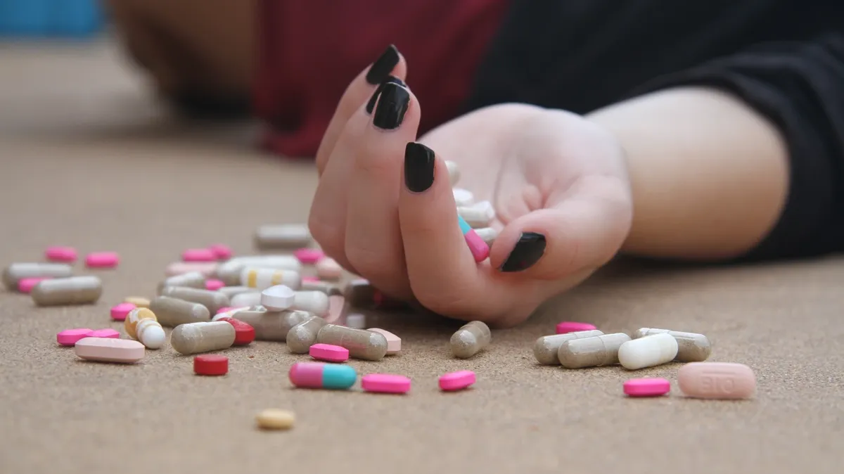 В Москве семиклассница отравилась из-за принятия 50 обезболивающих таблеток перед экзаменом по английскому языку