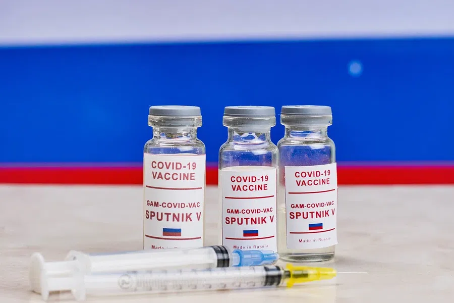 Прививку от кронавируса требовать от учителей имеют право руководители школ и вузов
