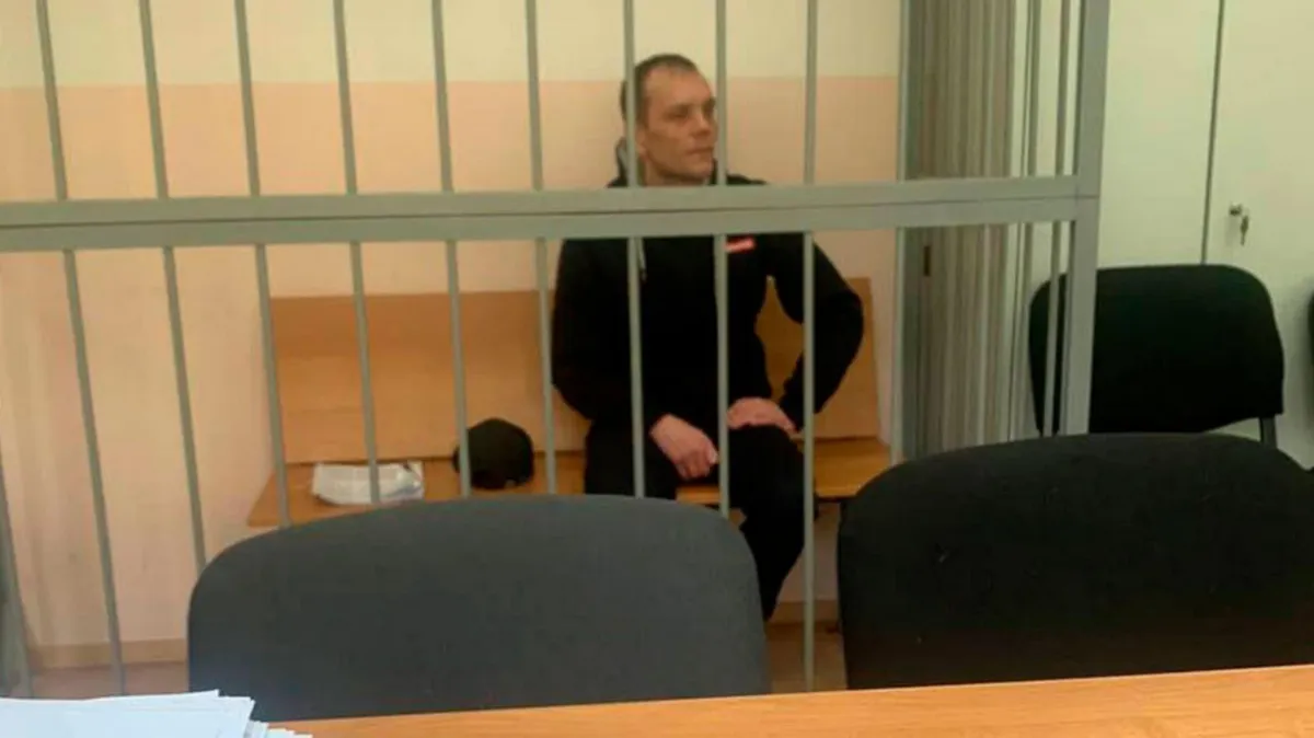 Мужчина выкинул 11-летнего сына с балкона и едва не убил супругу в Екатеринбурге