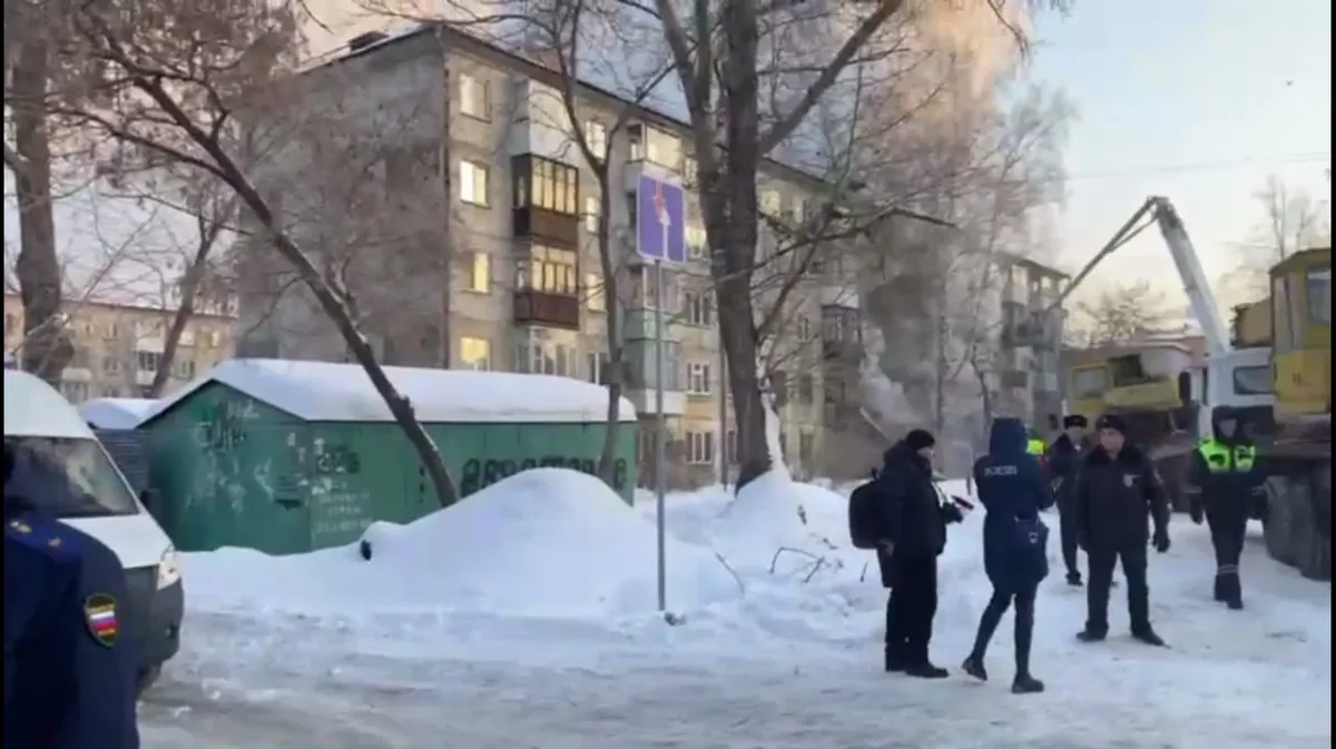 Количество жертв взрыва газа в Новосибирске увеличилось до 12 человек 
