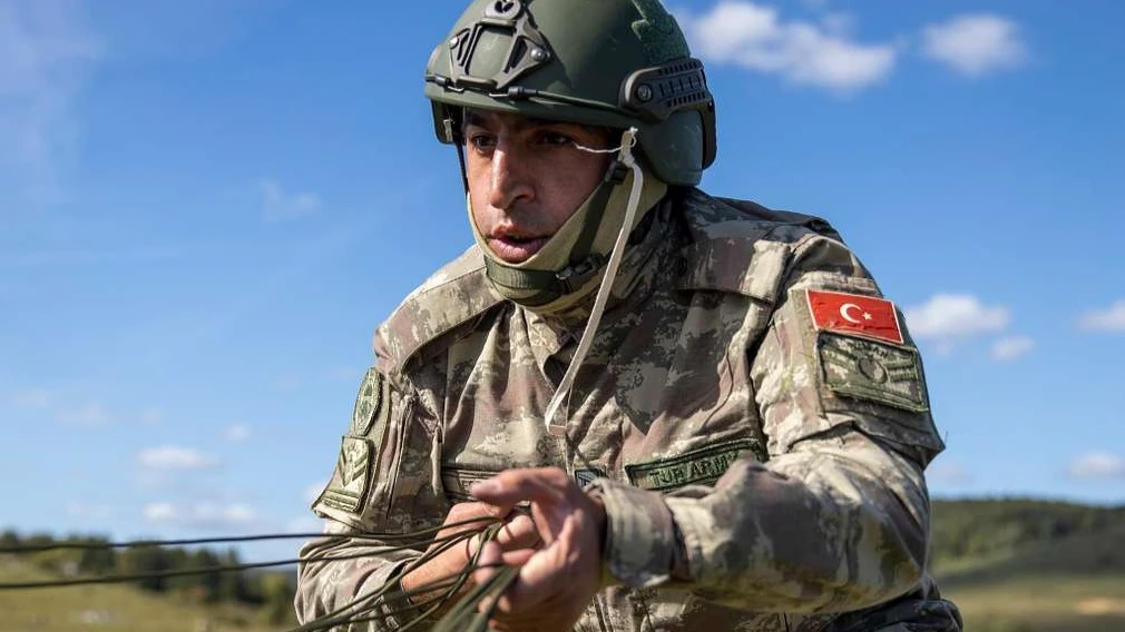 Боевая масть: Зачем 3000 «серых волков» Эрдогана приехали сражаться за Украину