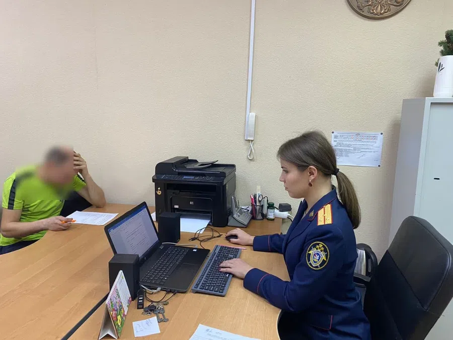 Напавшего на девочку в подъезде педофила суд Новосибирска отправил в СИЗО до 14 марта. Его вычислили через неделю