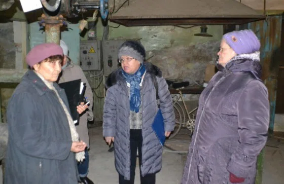 Светлана Сармина (в центре) пообещала, что КБУ уберется в своих помещениях