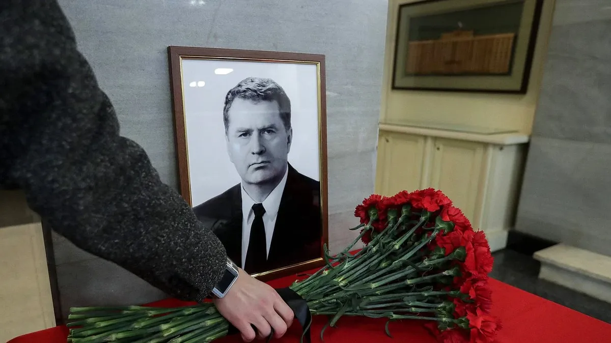 Владимира Жириновского похоронят 8 апреля на Новодевичьем кладбище. Отпевание пройдет в Христа Спасителя