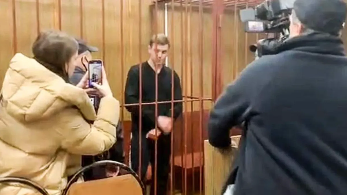 Суд арестовал водителя Вячеслава Пивовара, смявшего такси в Москве и скрывшегося с места ДТП. В аварии погибли 30-летний таксист и 34-летняя пассажирка