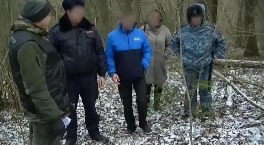 58-летний житель Калужской области изнасиловал девочку в лесу: Под видом сверстницы он познакомился с ней по интернету