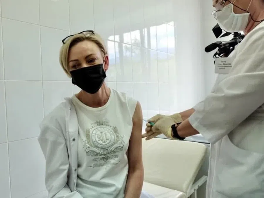 Власти Новосибирской области расширили список подлежащих обязательной вакцинации от коронавируса работников