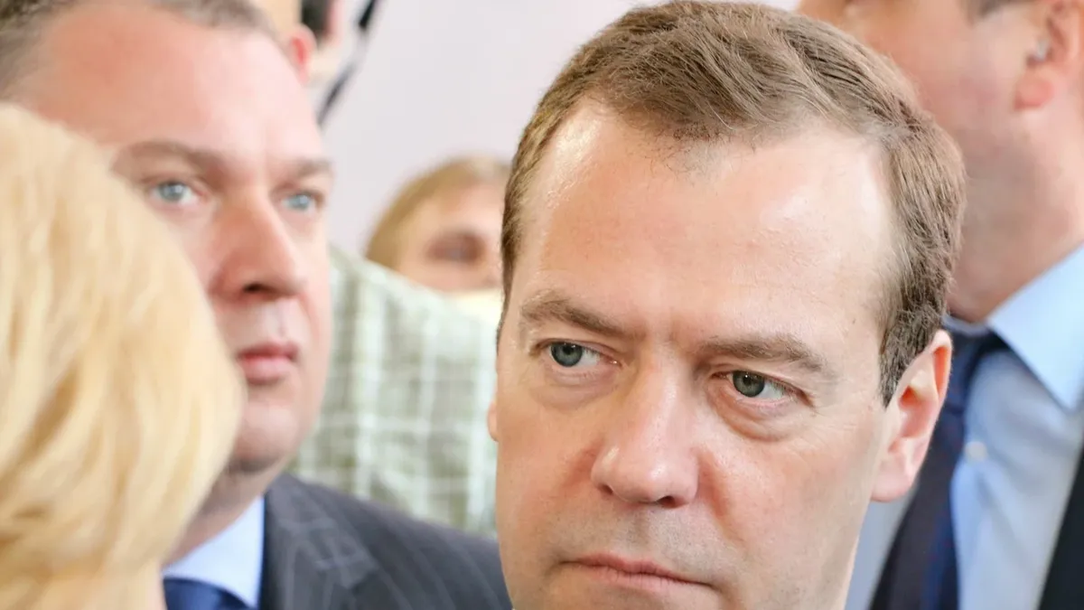 Медведев пригрозил Израилю разрывом отношений в случае поставок оружия на Украину и назвал ВСУ нацистами