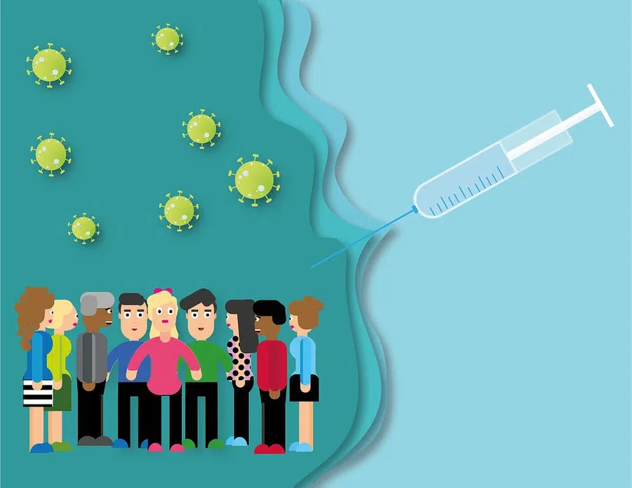 Эксперты развенчали самые популярные мифы о вакцинах от коронавируса