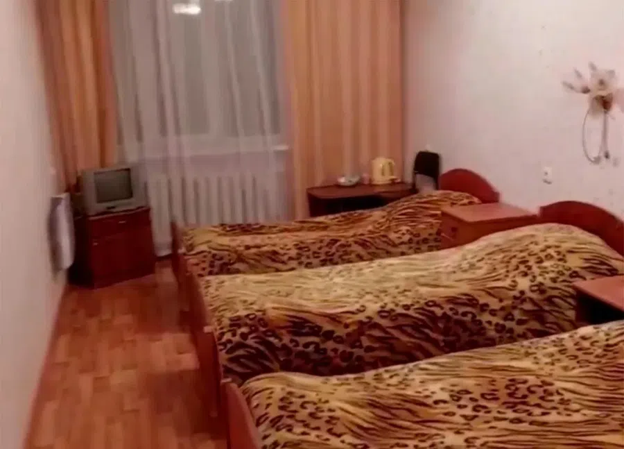 Прилетевшая из Африки россиянка показала свою комнату и ужин в обсерваторе "советского санатория"