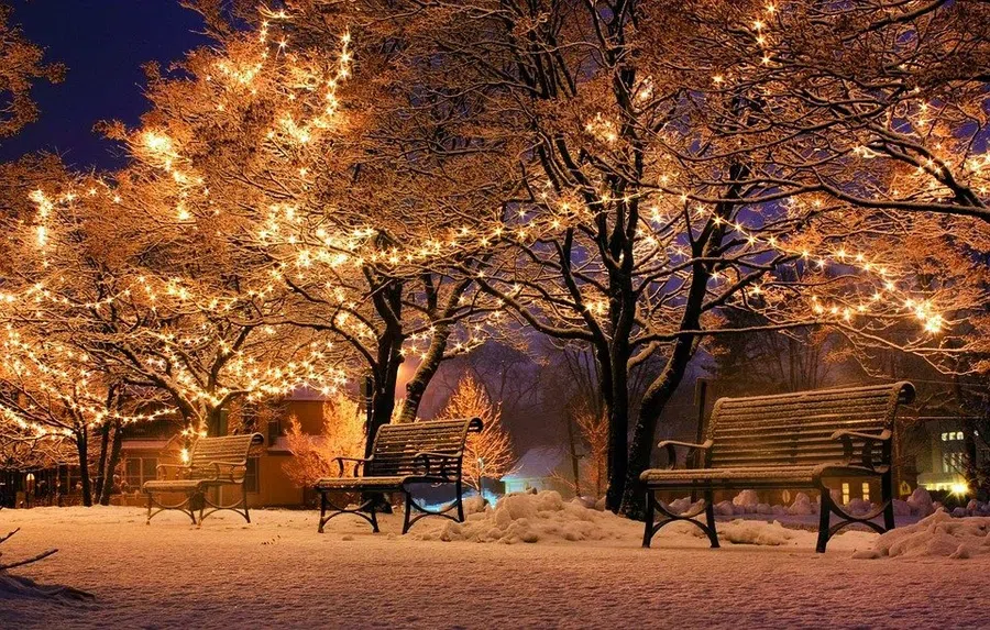 Рождество по Новоюлианскому календарю: какие верующие отмечают Рождество Христово 25 декабря