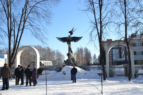 Памятник воинам-интернационалистам последний, установленный в Бердске. Он еще не закончен