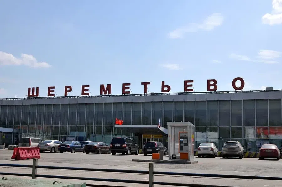 Экстренную посадку в Шереметьево совершил грузовой самолет рейса Москва-Лейпциг из-за поломки шасси