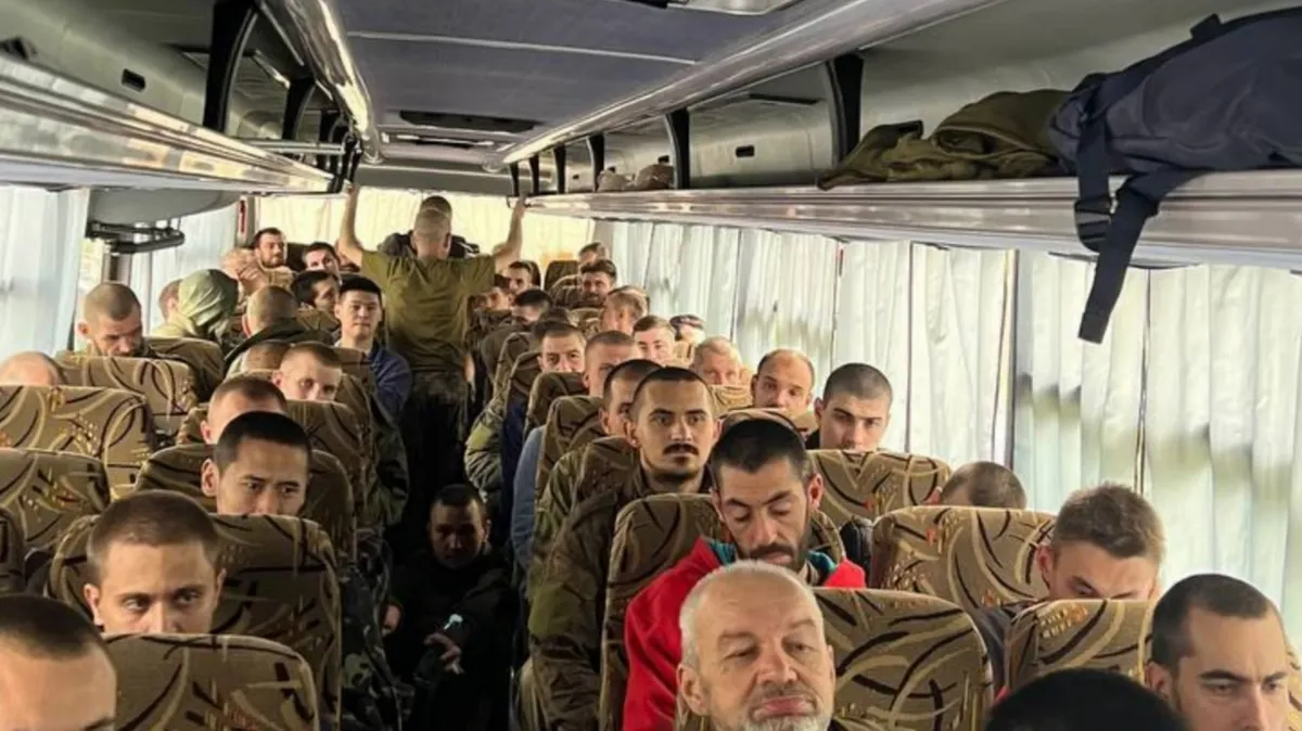 Появилось фото обменянных российских военнопленных: «Худые, замученные, пережившие ад и сумевшие выжить»