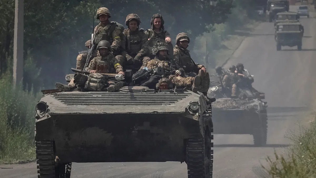 
«Либо русские дойдут до Славянска и Краматорска, либо украинцы остановят их здесь» НАТО прогнозирует, что в военной операции наступил поворотный момент 
