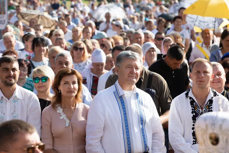 Петр Порошенко пообещал вернуть Крым в состав Украины за год