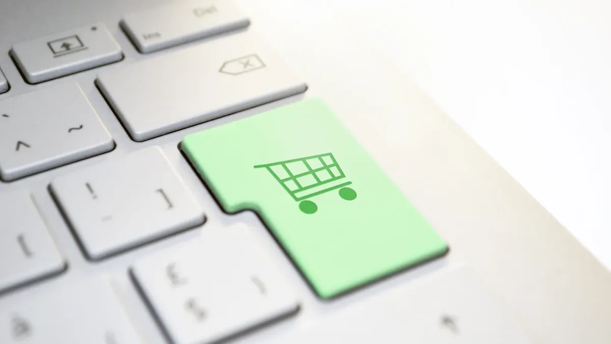 Онлайн покупки становятся популярны с каждым годом. Фото: Pxfuel.com