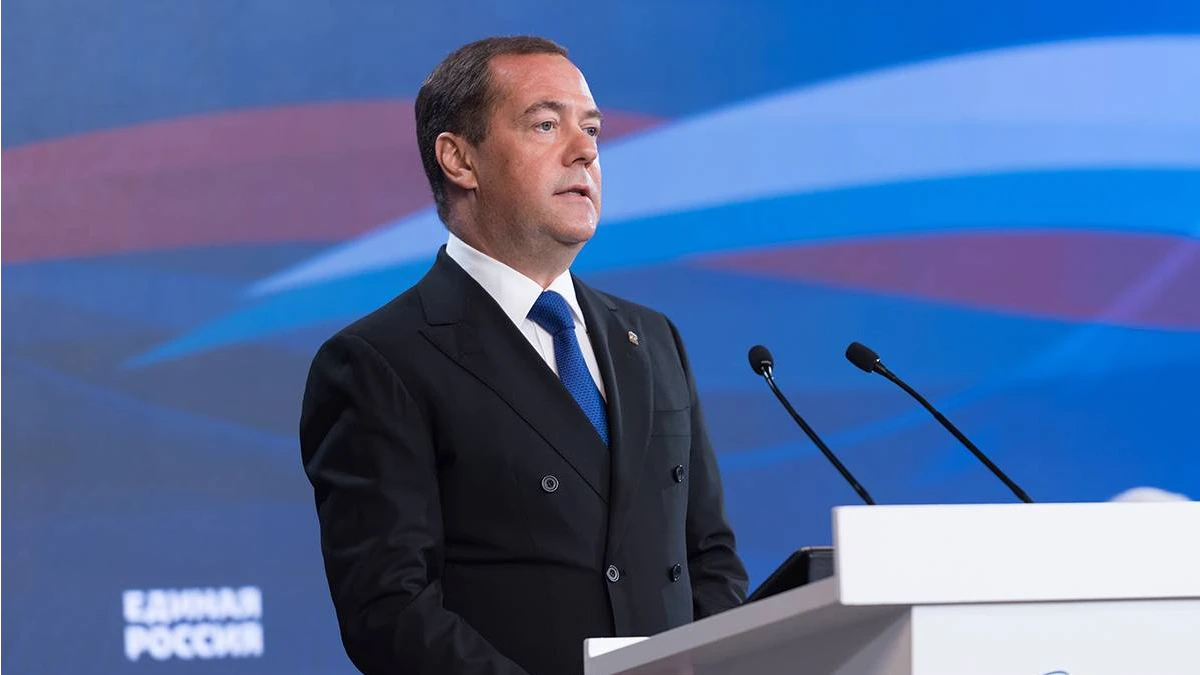 «Запылает вся Украина» Ударами возмездия угрожает Дмитрий Медведев  – и ядерными тоже
