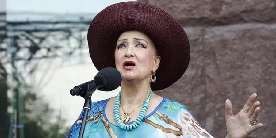 В Москве овациями проводили в последний путь актрису Зинаиду Кириенко, звезду«Тихого Дона». Ее похоронили  на Троекуровском кладбище